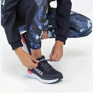 Hoka One One Bondi 7 Womens Running Shoes in Black Iris/Ballad Blue 9